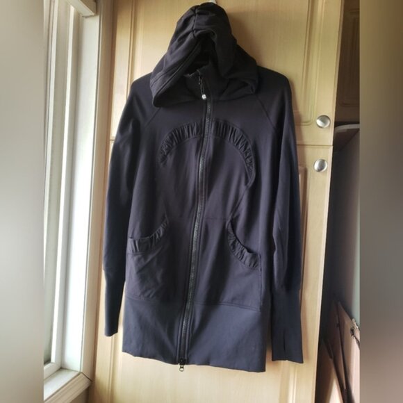 Lululemon Bla k Zip Up Ja ket Size 8 - Picture 2 of 9